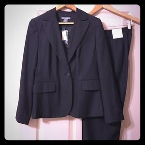 NWT Ann Taylor size 6 charcoal pantsuit